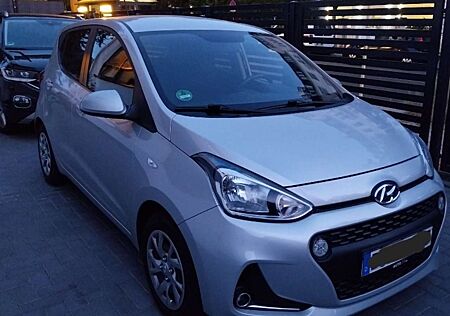 Hyundai i10 1.0 top gepflegt!!!