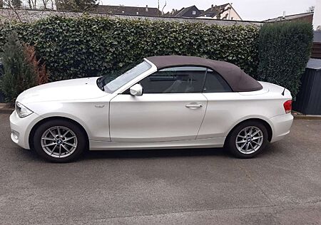 BMW 118 Cabrio Limited Edition Leder Navi