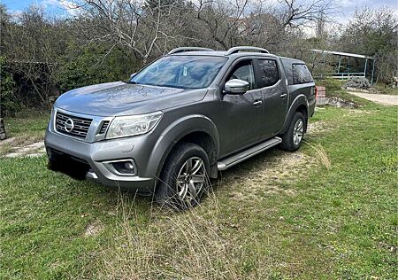 Nissan Navara NP300 Tekna Double Cab 4x4 AHK Hardtop
