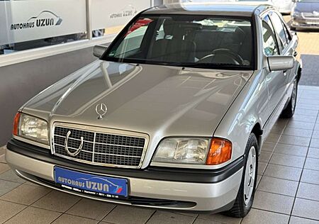 Mercedes-Benz C 180 1.Hand Automatik Scheckheft 8 fach bereift