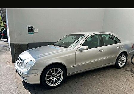 Mercedes-Benz 270