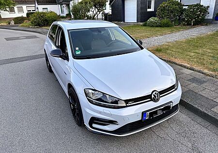 VW Golf Volkswagen R-Line 1.5 TSI *Frontassistent