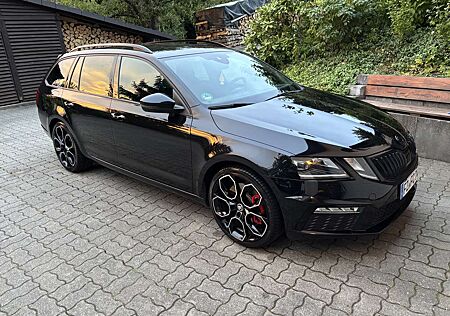 Skoda Octavia RS, Top Zustand, virtuell Cockpit, WR und SR, LED