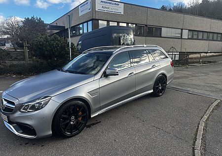 Mercedes-Benz E 63 AMG T S 4Matic Speedshift MCT