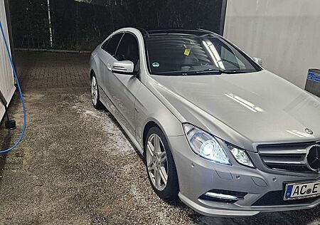 Mercedes-Benz E 300 Coupe BlueEFFICIENCY 7G-TRONIC Avantgarde