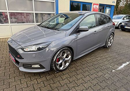 Ford Focus Lim. ST Bi Xenon Navi 1 Hand