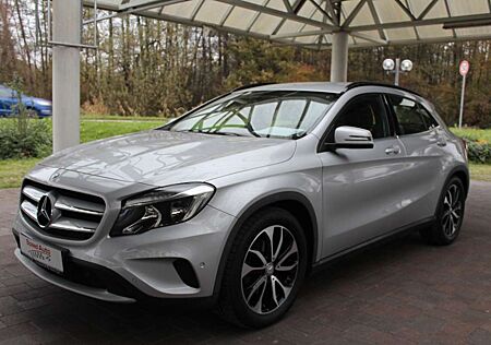 Mercedes-Benz GLA 200 Aut. Style/NAVI/TEMPOMAT/PDC/SHZ./18ZOLL