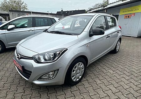 Hyundai i20 Classic WENIG KM TÜV NEU