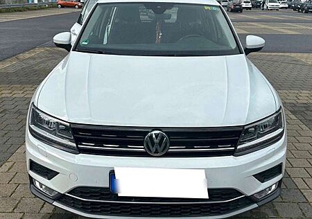 VW Tiguan Volkswagen +2.0+TSI+4Motion+(BlueMotion+Technology)+DSG