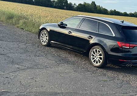 Audi A4 Avant 2.0 TDI S tronic quattro