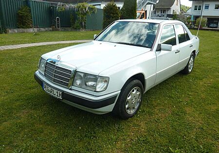 Mercedes-Benz 300 E Mit H Kennzeichen
