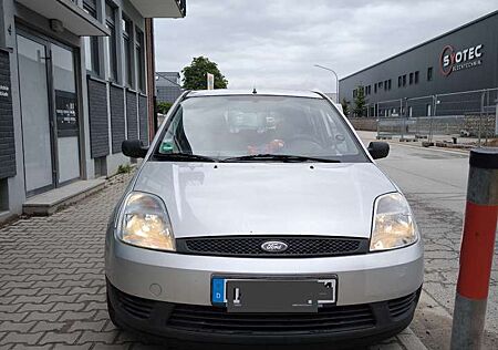 Ford Fiesta 1.3 Klima TÜV 08/26 Allwetterreifen
