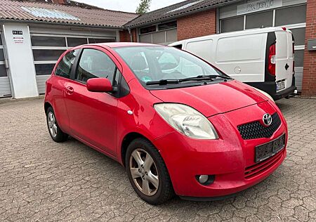 Toyota Yaris Executive 1.3 Automatik*Klimaauto*Ahk*Alu