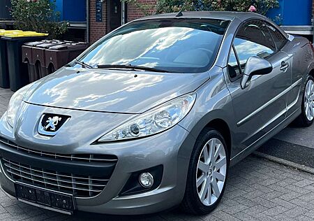 Peugeot 207 CC Platinum *LEDER-PDC-ALLWETTER*