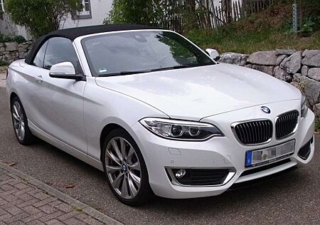 BMW 220d 220 +Cabrio+Luxury+Line