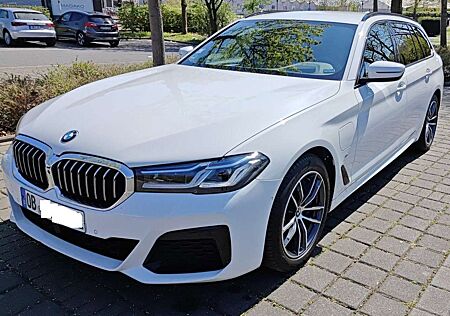 BMW 530e 530 5er Touring Plug-In-Hybrid Touring Aut.
