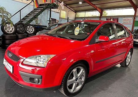 Ford Focus 1.6*TOP*KLIMA*SHZ*AHK*ALLWETTER*TÜV NEU