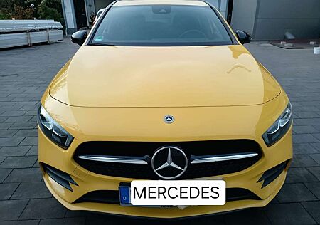 Mercedes-Benz A 250 e 8G-DCT AMG-Edition+LED+Navi+AKH