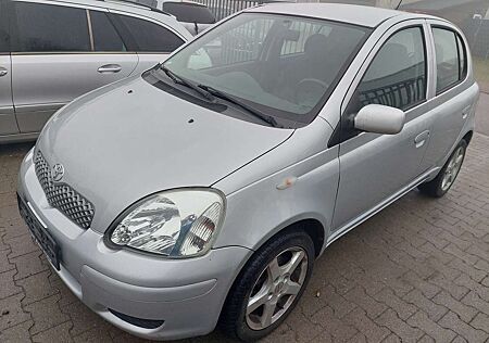 Toyota Yaris 1.3 HU & AU Neu!