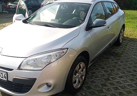 Renault Megane gebraucht kaufen Renault Megane Grandtour dCi 110 FAP Dynamique
