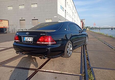 Toyota Crown Tom's Edition
