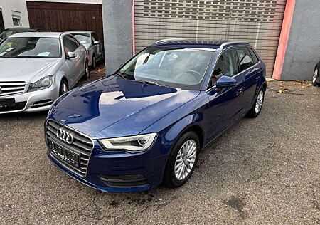 Audi A3 Sportback 1.6 TDI Ambiente Navi Xenon PDC