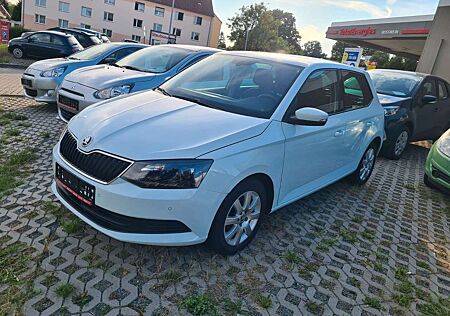 Skoda Fabia Ambition DAB Navi Sitzhzg Alu Temp.