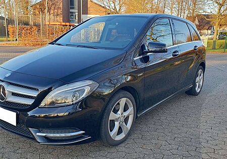 Mercedes-Benz B 180 BlueEFFICIENCY Navi Leder Alu Xenon