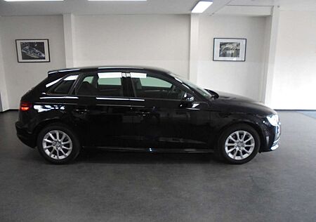 Audi A3 1.6 TDI Sportback WR+SR PDC TÜV 05/2027