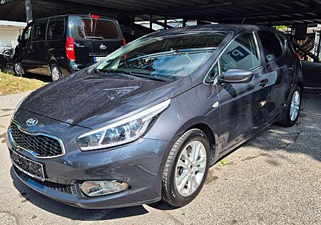 Kia Cee'd Ceed / FIFA World Cup Edition