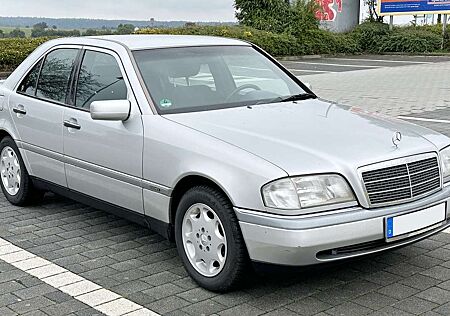 Mercedes-Benz C 180 Elegance