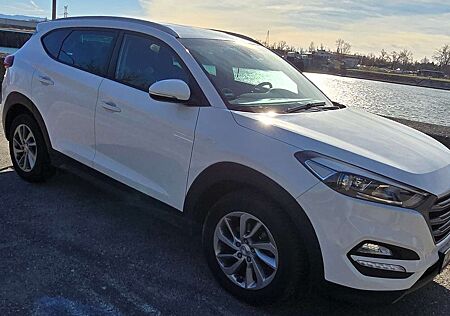 Hyundai Tucson 2.0 CRDi 4WD Automatik Intro Edition