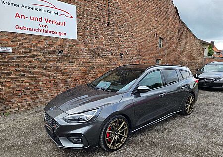 Ford Focus Turnier 2.3 EcoBoost ST