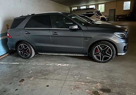 Mercedes-Benz ML 63 AMG ML+63+AMG+4Matic+AMG+SPEEDSHIFT+7G-TRONIC+AMG+Perf