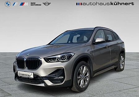 BMW X1 xDrive25d Sport Line SAG LED 1. Hand Navigation