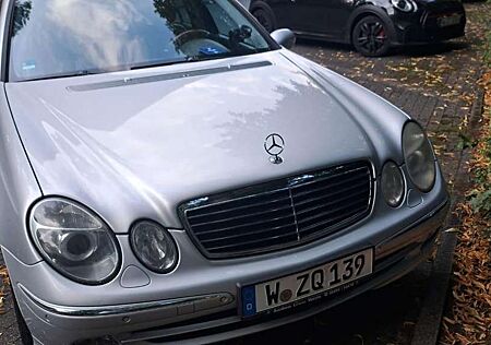 Mercedes-Benz E 280 T CDI 4Matic Automatik Avantgarde 7 sitzer