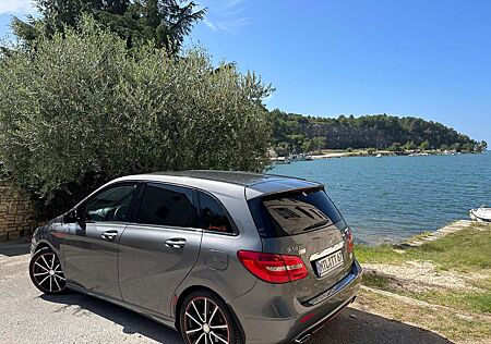 Mercedes-Benz B 180 (BlueEFFICIENCY)