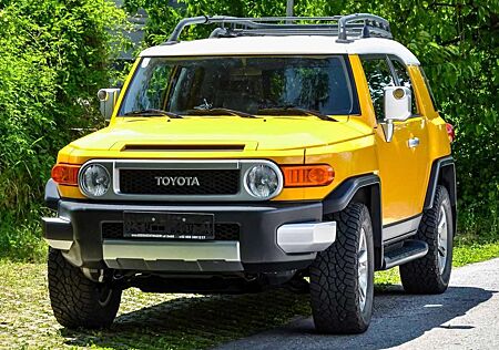 Toyota Land Cruiser FJ Cruiser V6