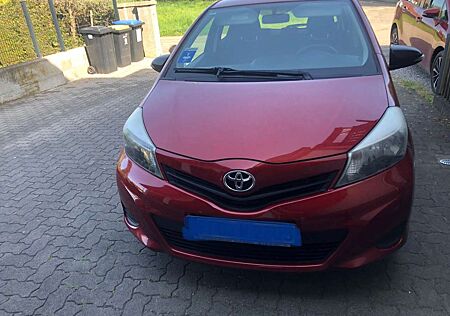 Toyota Yaris 1.0 VVT-i Cool