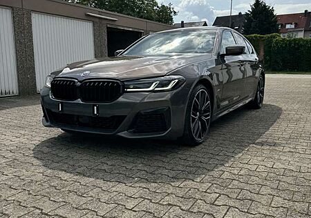 BMW 540d 540 xDrive Aut. M Sport Edition mit Garantie