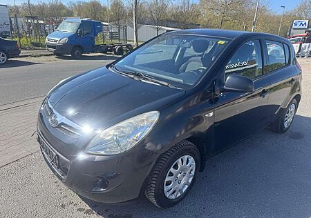 Hyundai i20 Classic/ 1. Hand/ TÜV NEU 57 kW (77 PS), Schalt...