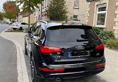 Audi Q5 S-Line 2.0 TDI quattro (clean diesel)