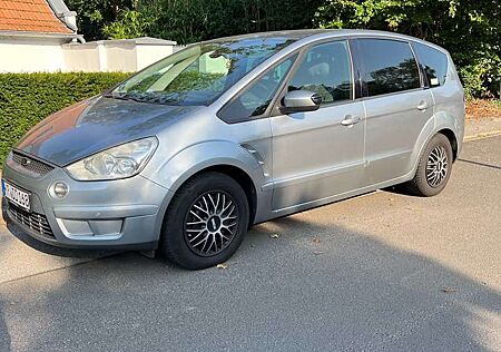 Ford S-Max 7Sitzer|PDC|CD|4elektrFH|2.0TDCI|Neuer Service