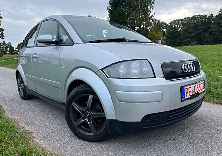 Audi A2 1.4 Panorama Dach 2 Hand 8 x Reifen TÜV NEU