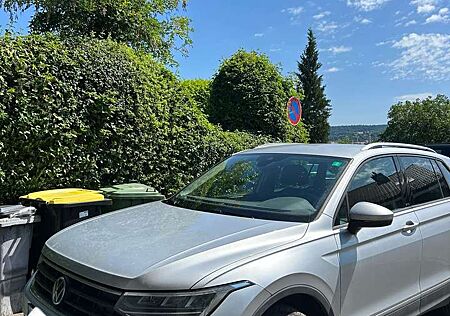 VW Tiguan Volkswagen 2.0 TDI SCR DSG ACTIVE