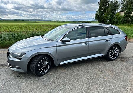 Skoda Superb Combi 2.0 TDI DSG L&K 4x4 LEDER SITZBELÜFTUNG STANDHEIZUNG AHK KEYLESS KAMERA TEMPOMAT