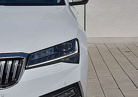 Skoda Superb Com/L&K 4x4/LED/VirtualC/Pano/Kam/Canton