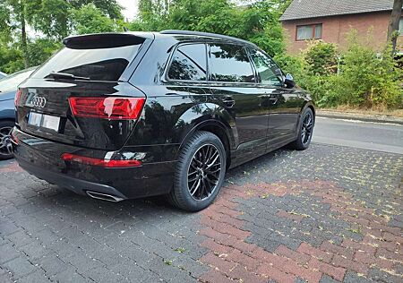 Audi Q7 50 TDI quattro - Allradlenkung Black Optik ACC