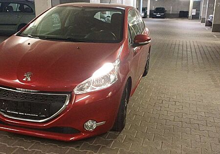 Peugeot 208 95 VTI