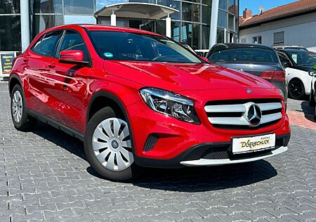 Mercedes-Benz GLA 180 DCT RFK. Temp. Klima.